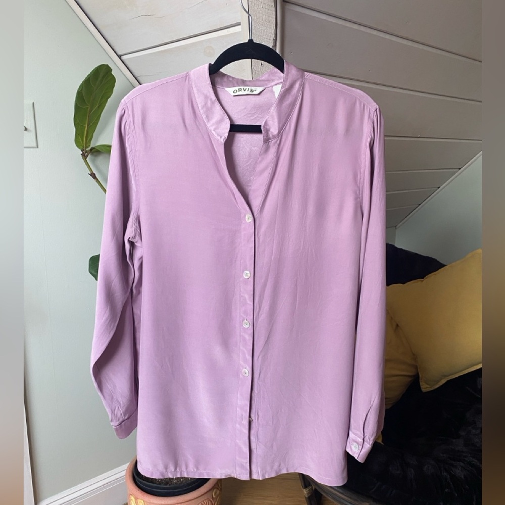 Orvis 100% Silk Pale Purple Button Down Band Collar Blouse Size Medium EUC